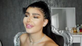 moniqueeass Latina Fake Tits Dancing