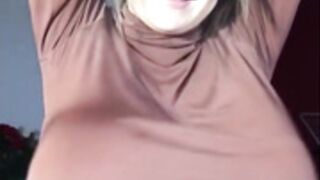 SL (Samanta Lilly) Breast Shaking