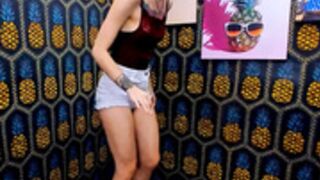 maura_shy 211202 twerking up the wall...flex, funny