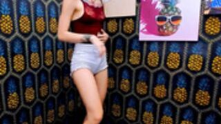 maura_shy 211202 twerking up the wall...flex, funny