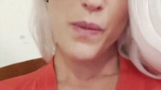 Blanche Bradburry - Who likes smoking