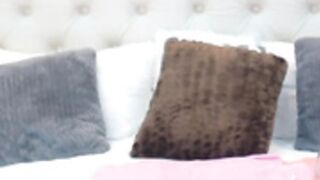 Onixyaa anal cam show