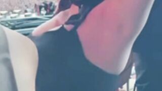 Billie Eilish boobs bouncing