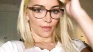 Lindsey Pelas OF live