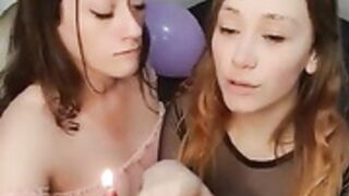 Lesbianas en un cumple 1