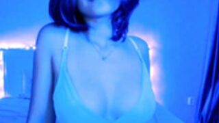 Yuki Mari Tease