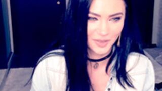 s3r3ndipity Masturbates In Chair & Squirts