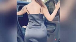 noémie Dufresne for a limo ride