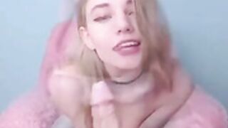 Alie_smith suck dildo