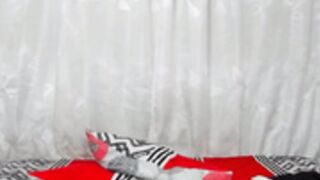 little_caro13 squirt and several orgasms