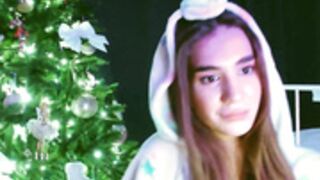 Leya 1 min naked when changes to goofy unicorn @4-01