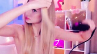 devil_anngel topless and hairbra, but load of nip slips