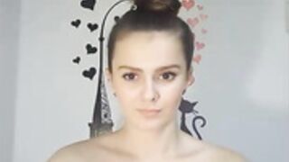 $unnyLeni public topless