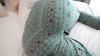 Stepsis Dreams about Stepbrother while he Fucks her cum