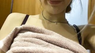 CarlyKoul showing her beautiful body