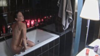 Fiora and Harley romantic bath