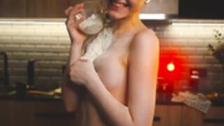 Luna_Ai - In a red light