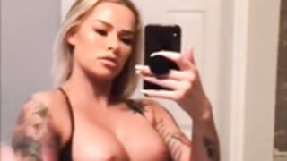 Nara Ford Teasing her body in Mirror