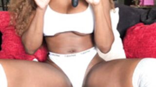 Jayda J masturbating