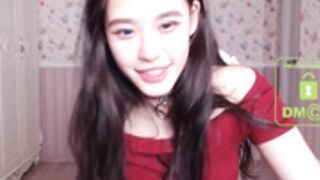 li_chang- watch porn and masturbate NON- NUDE