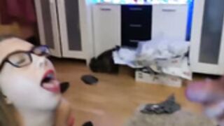 couple19f22m_2019-12-08_19-05-15_048_cumshot_facial