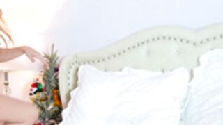 lola_jd Masturbates With Two Vibrators & Dildo