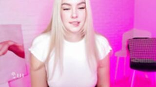 8a8y ~@20:40 Nip slip close-up watch frame by frame