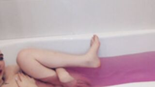 small_blondee Bathroom Show