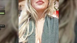 _gitana_ does a quick flash in a room full of people