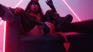 Black kitsune demon cosplay