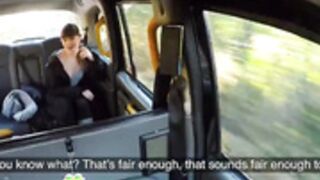 Luna rival sex on taxi