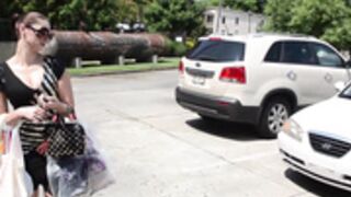 Carlotta Champagne - Who Photoshops the Kardashians