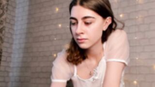 prettysomething pussy play