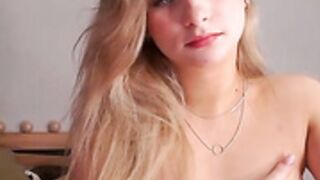 Perfect_pussy_ rubbing her fancy tits