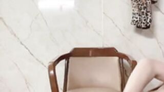 Taiwanese chick moaniny