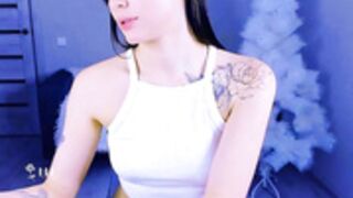 scarlett_711 scratches the tiny scar between her legs