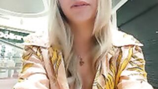 _gitana_ flashes and squirts in the middle of the mall