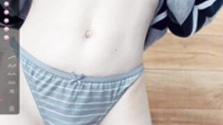 Cute_Beauty licking tits 2022-01-09