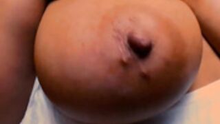 Madura pajeandose en cam