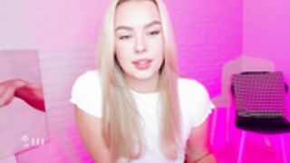 8a8y_nura chicken dance in a very good mood