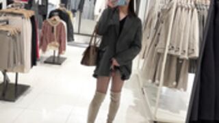 [TS] Suki TRANS Shopping Mall Pissing And Cumshot