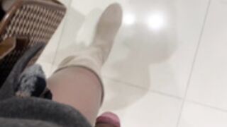 [TS] Suki TRANS Shopping Mall Pissing And Cumshot