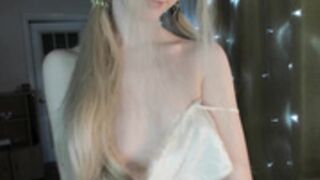 virgiin_lily_January-24-2022_02-35-15