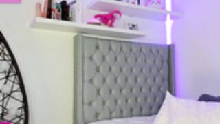 Giabaker Schoolgirl Squirt Show