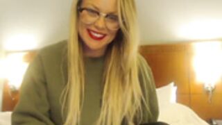 MeetMadden - 220106 - no panties & rubs pussy