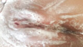 kylie cupcake  shower foam