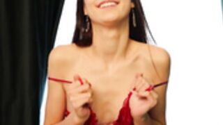 MarvelCharm Vanessa - Red