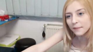 Dalyana (Dalyana22) flashes her feet