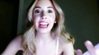 vegansoda cameltoe and pussy play 2/2