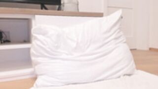 Schoolgirl19 orgasm 2021-11-28 18_04